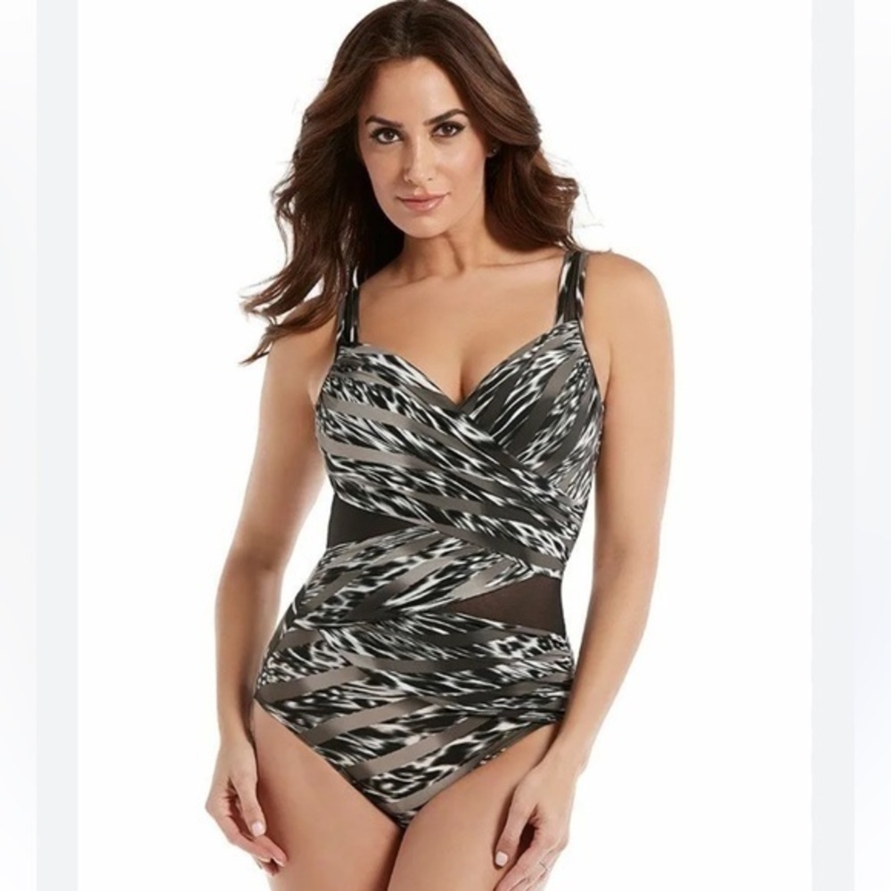 Miraclesuit Feline Fixation Oceanus swimsuit size 16